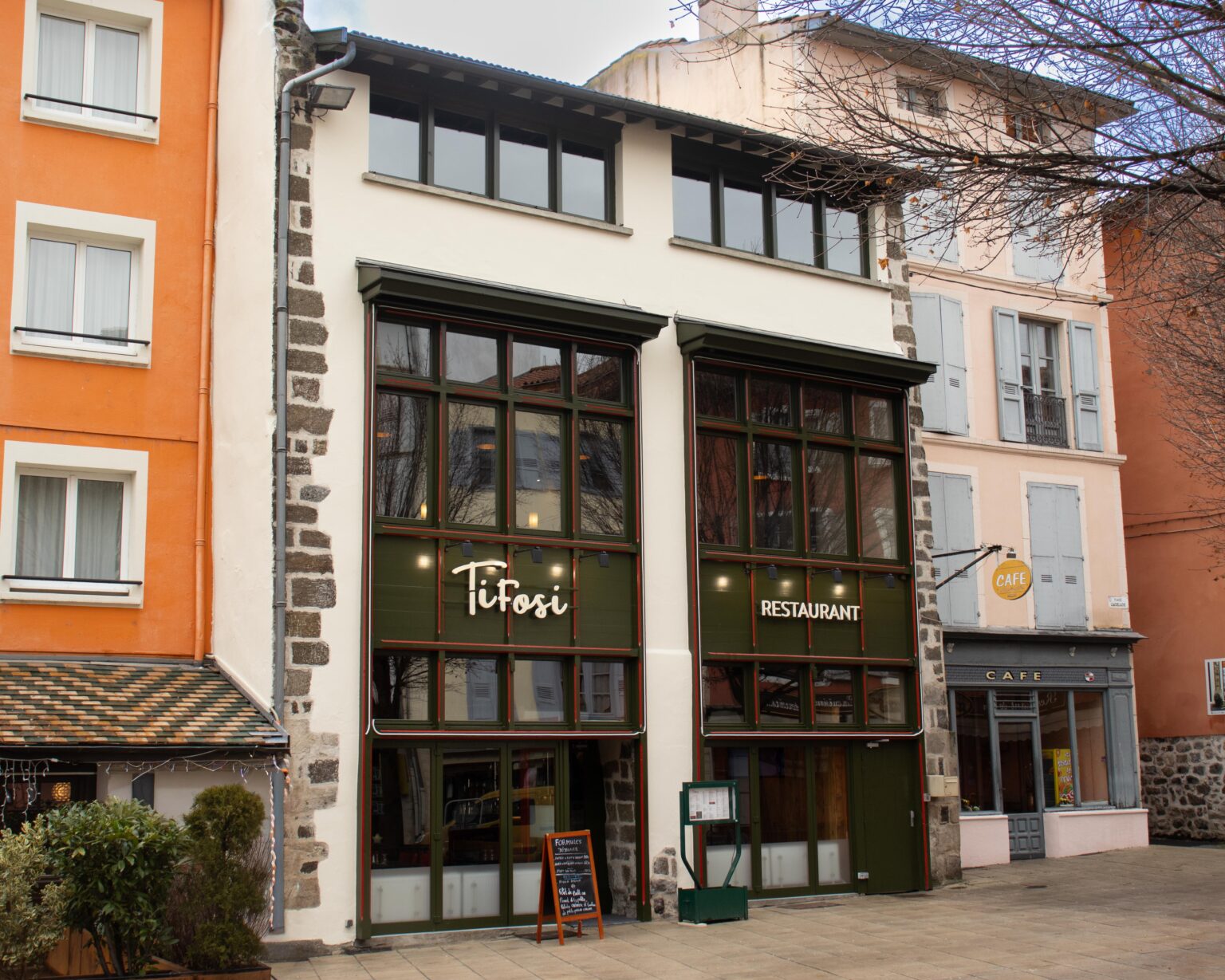 Façade de l'établissement